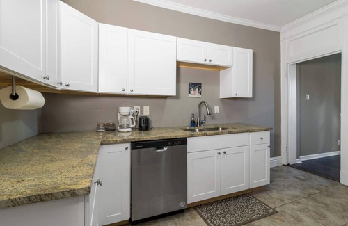 Tower Grove East Apartamento | Comfortable 2BR Stay with Dedicated Workspace & Yard
