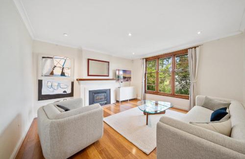 Narrabundah Casa | Comfortable 3-Bed Haven Near Canberra Attractions