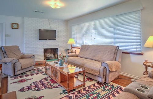 Chula Vista Casa | Comfortable 3 Bedroom House with Spacious Yard