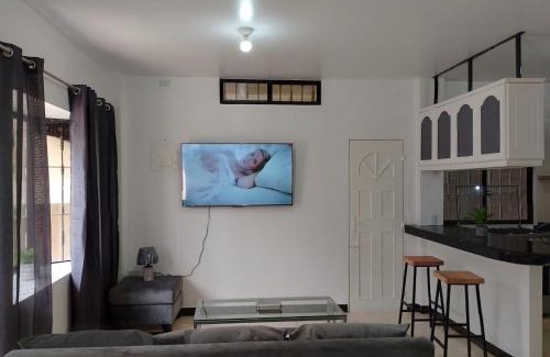 Guayaquil Casa | Comfortable 3-Bedroom Apartment, close to the American Consulate