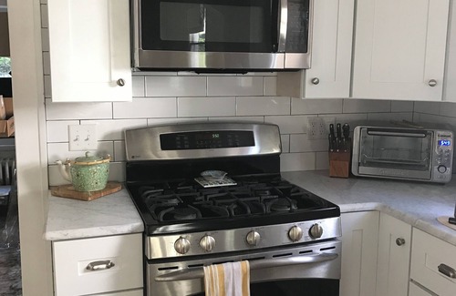 Fair Haven Casa | Comfortable 3-bedroom house in Red Bank, close to town, restaurants and beaches