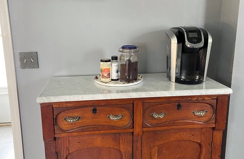 Fair Haven Casa | Comfortable 3-bedroom house in Red Bank, close to town, restaurants and beaches