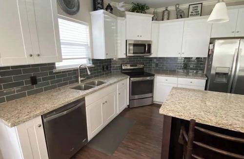 Santa Fe Casa | Comfortable 3 Bedroom Home with Garage