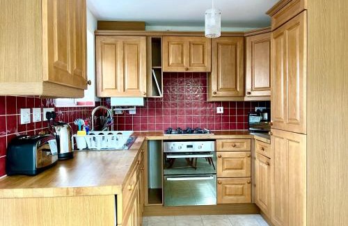 Bicester Casa | Comfortable 3 bedroomed house in Bicester