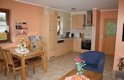 Hohenfels-Essingen Apartamento | Cozy 3 estrellas apartamento vacaciones comodidad en un hermoso sur frente con gran terraza