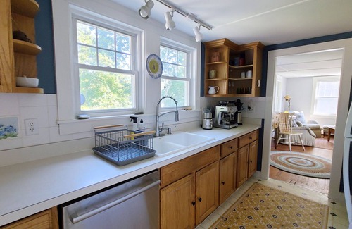 Wellfleet Casa | Comfortable 3BD--A/C, , Enclosed Outdoor Shower, Walk to Town, Pier & Mayo Beach