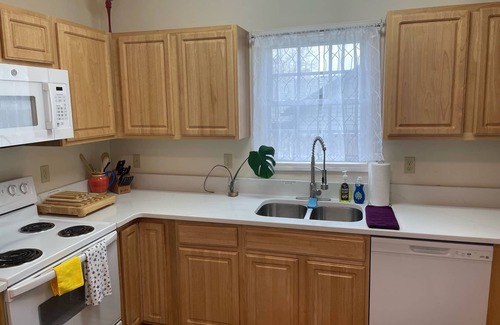 Golden Belt Historic District Casa | Comfortable 3BR/2BA Awesome for Work or Play