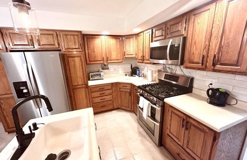Schererville Casa | Comfortable 3BR Home-Prime Video, WiFi, Parking
