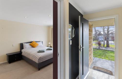Mount Gambier Casa | Comfortable 4-Bedroom Home with Backyard Escape