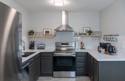 Roosevelt Casa | Comfortable 4 bedroom - 1 block from NDSU & minutes to Downtown Fargo!