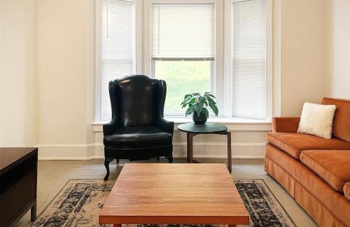 Detroit Casa | Comfortable 6BR Getaway WiFi AC Pet-Friendly