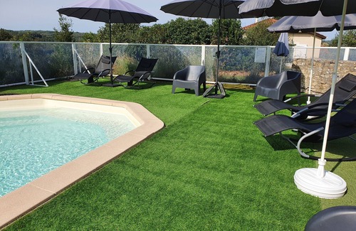 Salviac Casa | Comfortable 8-person house with shared heated pool between Sarlat and Cahors