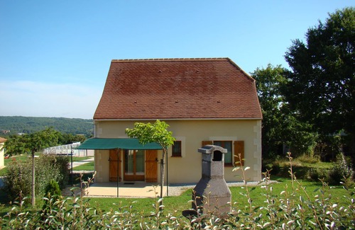 Salviac Casa | Comfortable 8-person house with shared heated pool between Sarlat and Cahors