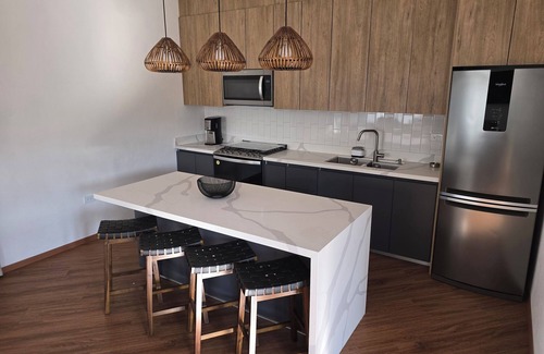 Bernal Casa | Acogedora, lujosa y moderna Casa Familiar con vista a la Pena