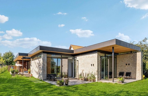 Lystrup Casa | Comfortable and large vacation home near the beach.