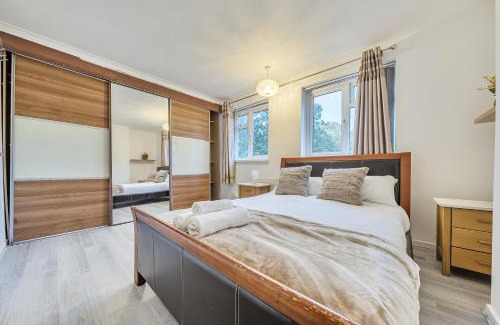 Greenwich West Apartamento | Comfortable and Modern 2-Bedroom Greenwich Apartment