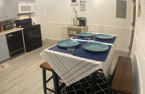 Thomasville Apartamento | Apartment for family in Thomasville 2 bedrooms 1 bathroom and sleeper sofa!