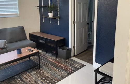 West Little River Apartamento | Comfortable and safe condo 15 minutes from beach.