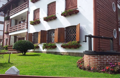 Capivari Apartamento | Confortable apt para 7 personas cerca del centro turístico de Campos do Jordão