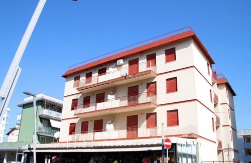 Lido di Pomposa Apartamento | Cómodo apartamento en el centro con balcón con vista al mar.