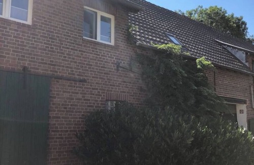 Rommerskirchen Apartamento | Comfortable apartment on Wasserburg Anstel riding stables