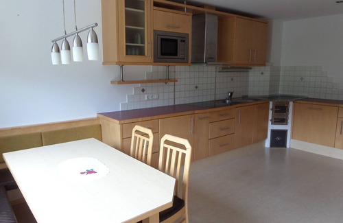 Gerlosbergeben Apartamento | Cómodo apartamento con gran terraza y vistas a la montaña