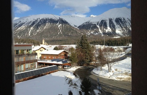 Celerina-Schlarigna Apartamento | Cómodo apartamento bien terminado con vistas al valle - Engadina / Celerina