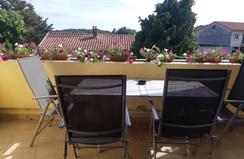 Stinjan Apartamento | Cómodo apartamento Marija con barbacoa y aparcamiento privado.