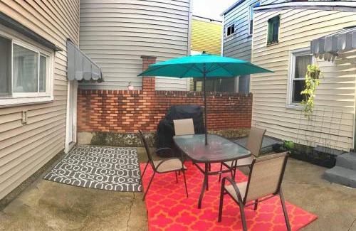 Bloomfield Apartamento | Comfortable Apartment - Pittsburgh's Little Italy