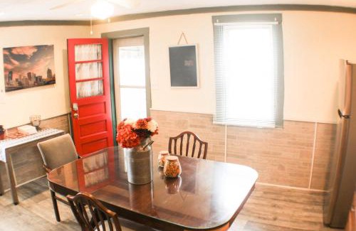 Bloomfield Apartamento | Comfortable Apartment - Pittsburgh's Little Italy