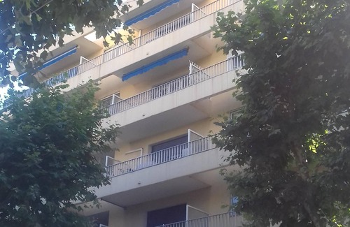 Hyeres City Centre Apartamento | Cómodo apartamento con vistas al mar en el centro de Hyères