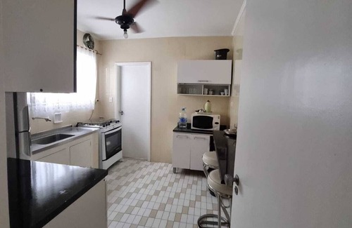 Jardim Sao Miguel Apartamento | Cómodo apartamento a 160 mtrs de la playa de Enseada- Guarujá