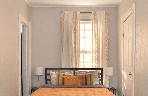 South Side Slopes Casa | Comfortable, Boho House on Quiet, Dead-end st Close to Southside and Downtown