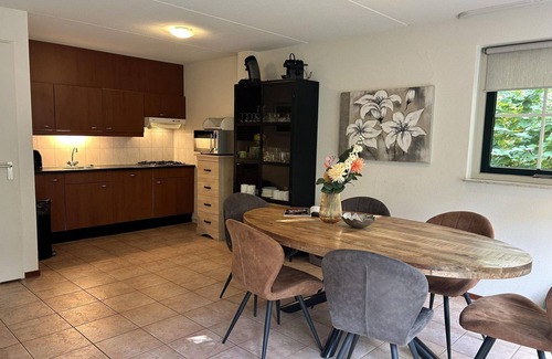 Hooghalen Casa | Comfortable bungalow with open kitchen, 3 bedrooms, 2 bathrooms, and optional sauna.