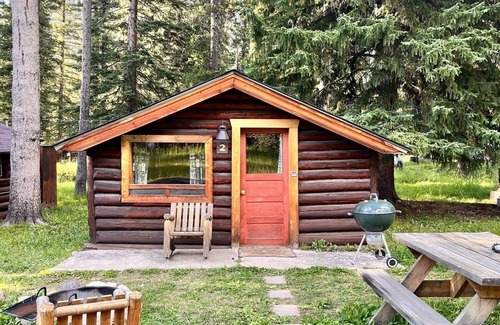 Cooke City-Silver Gate Cabina | Comfortable Cabin next to Yellowstone National Park