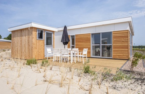 Municipality of Hellevoetsluis Chalet De Esquí | Cómodo chalet a 4,5 km de Rockanje