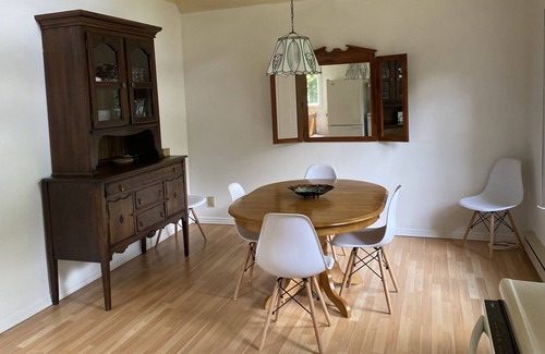 Mont-Laurier Casa | Comfortable chalet on the shores of Lake Howard, 20 minutes from Mont-Laurier