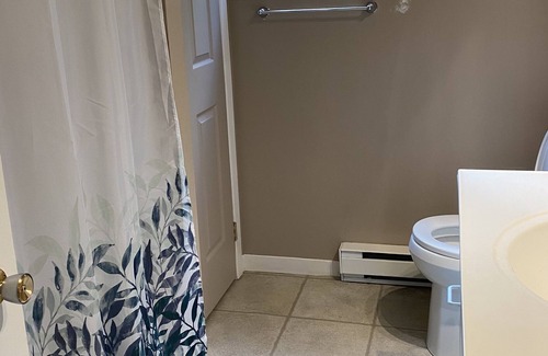 Mont-Laurier Casa | Comfortable chalet on the shores of Lake Howard, 20 minutes from Mont-Laurier