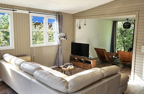 Bohon Chalet De Esquí | Comfortable chalet in the heart of nature, near Durbuy center. Dogs allowed