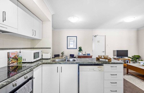 West Perth Apartamento | Comfortable City Apartment by Kings Park | Free Parking