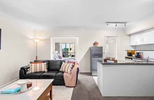 West Perth Apartamento | Comfortable City Apartment by Kings Park | Free Parking