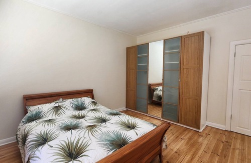 Glenelg East Casa | Comfortable, Compact and Charming Glenelg Beach House