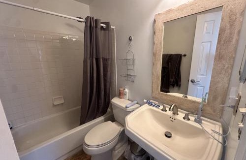 Suitland Casa | Comfortable, Convenient Room near DC