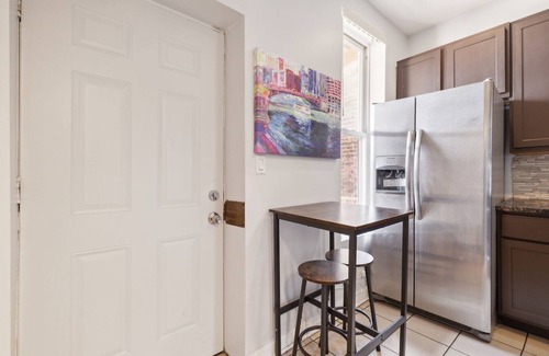 Grand Boulevard Condominio | Comfortable Condo In The Heart Of Bronzeville 4 Bedroom Condo