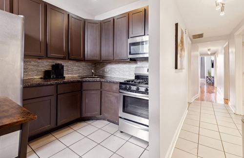 Grand Boulevard Condominio | Comfortable Condo In The Heart Of Bronzeville 4 Bedroom Condo
