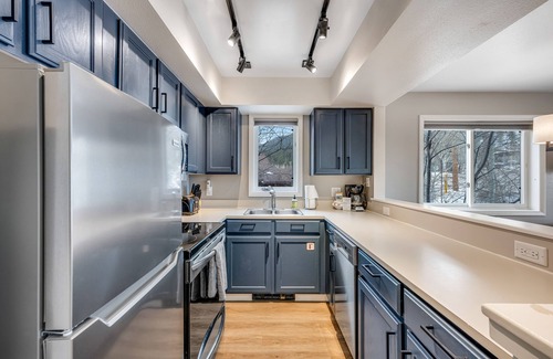 Jackson Condominio | Comfortable condo with fireplace & washer/dryer - close to slopes