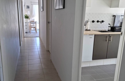 Quinns Rocks Apartamento | Comfortable & cosy Queen bed apartment