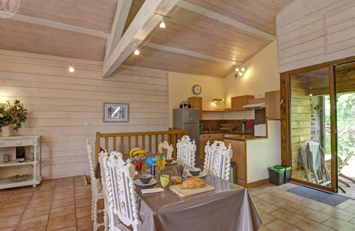 Rochetaillee Cabaña | Casa de campo cómoda en Saint-Étienne, 2 habitaciones, terraza, estufa de pellets, cerca de servicios