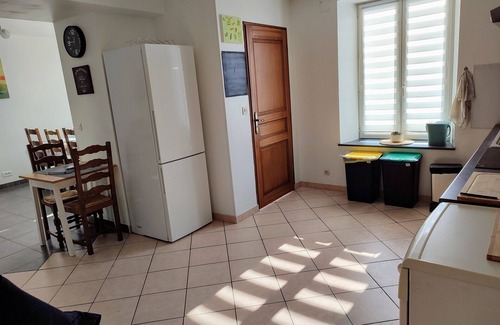 Dompcevrin Cabaña | Casa rural cómoda con chimenea y aparcamiento, cerca de Verdún