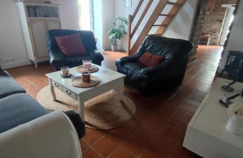 Ploudalmezeau Casa | Comfortable cottage close to the beach, Portsall, 2 canoes